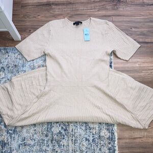 #66. 🆕 NWT - Ann Taylor - Beige Ribbed Short-Sleeve Skater Dress